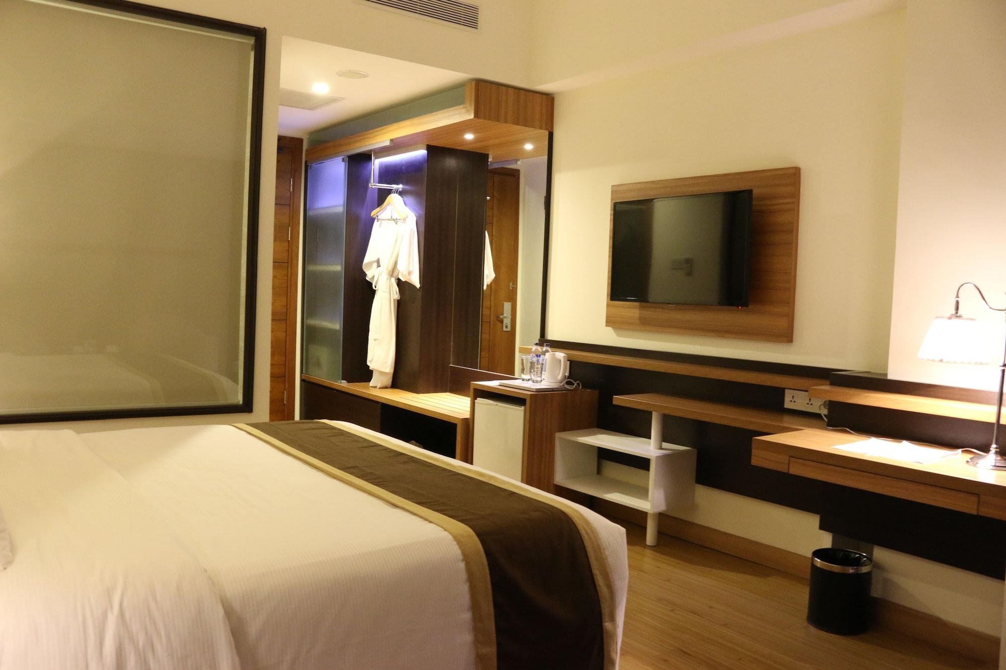 Java Palace Hotel Cikarang Esterno foto