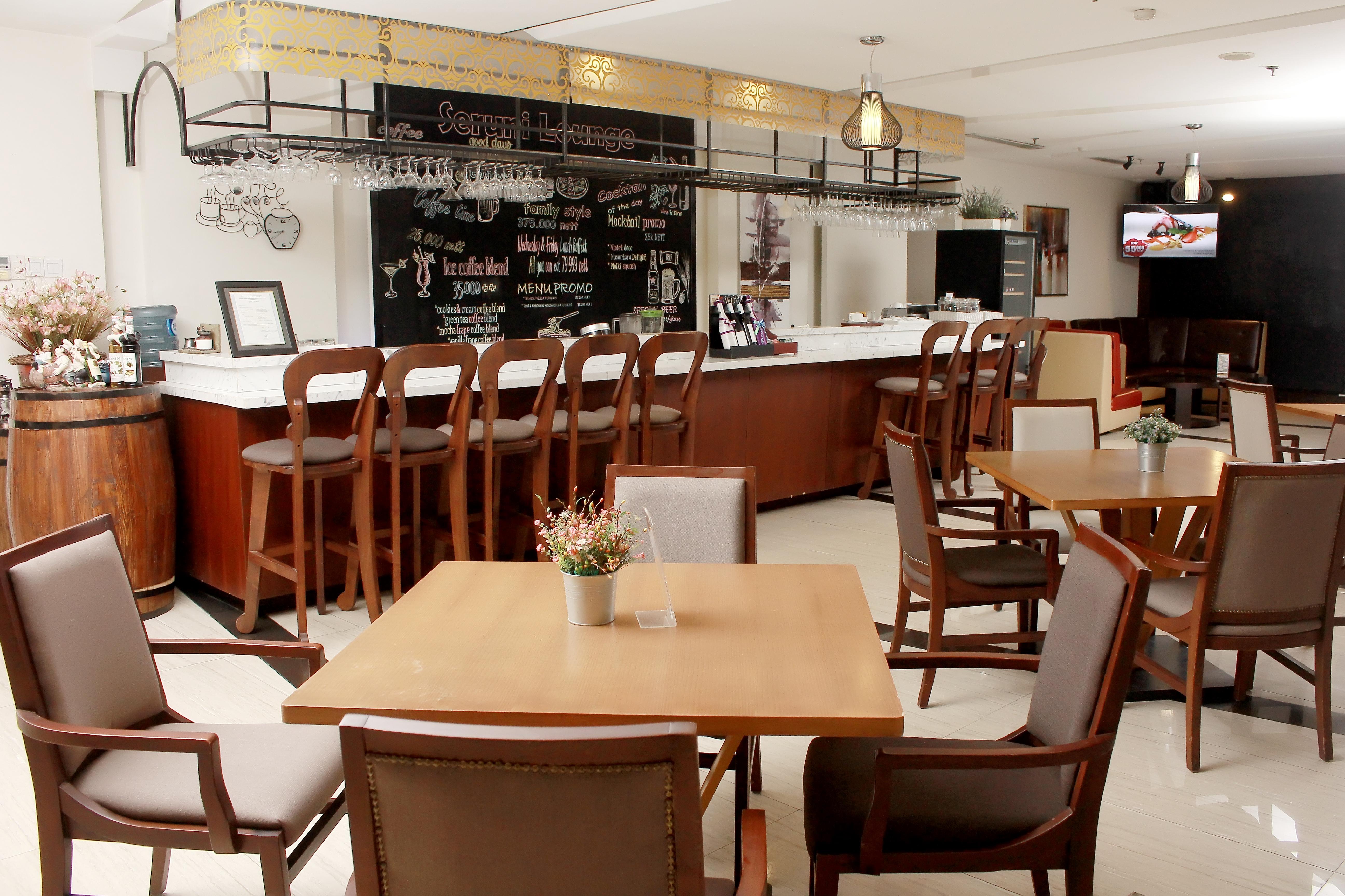 Java Palace Hotel Cikarang Esterno foto