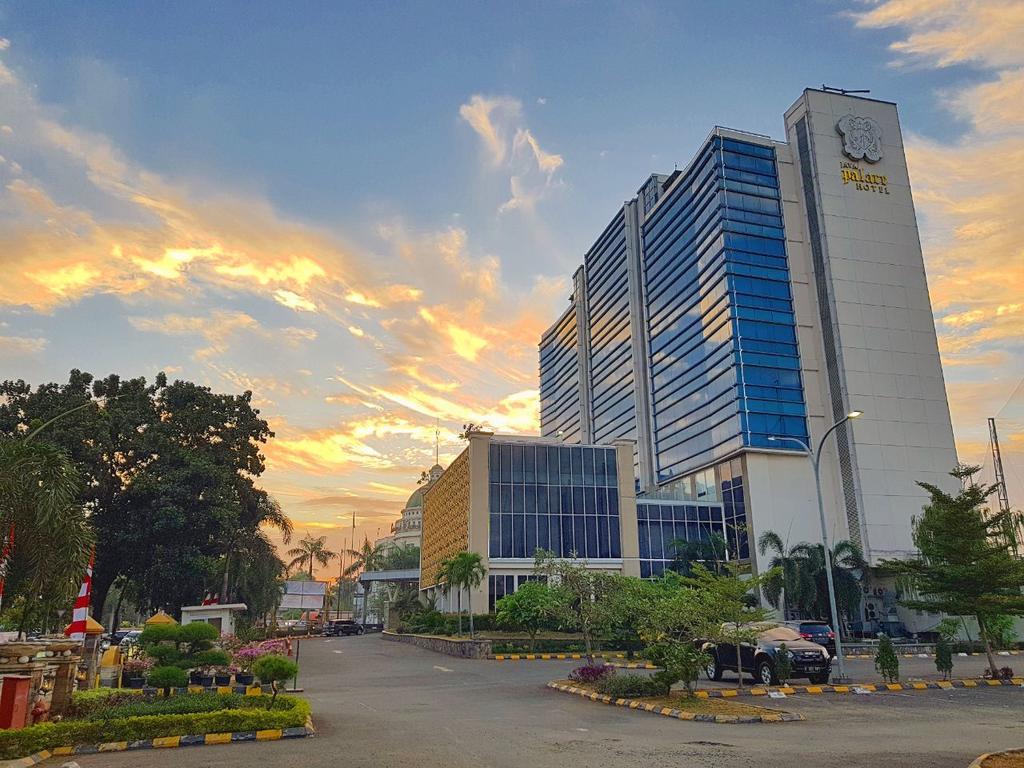 Java Palace Hotel Cikarang Esterno foto